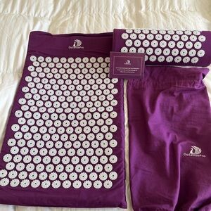 Acupuncture Mat and Pillow by Dosensepro
